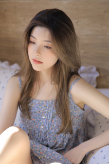 高潮部分有一段啊～的中文歌